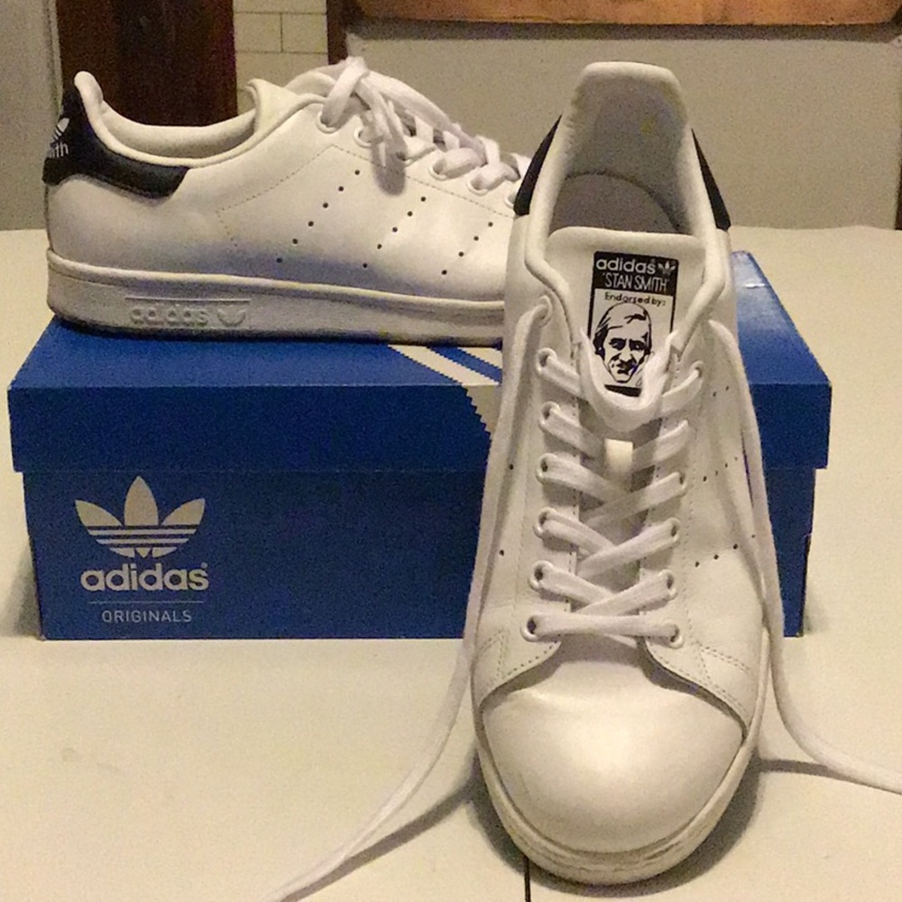 adidas Stan Smith tennis shoes